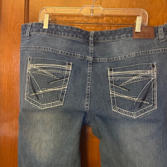 Maurices Plus size 22 women's jeans distressed embellished pockets - Picture 7 of 8